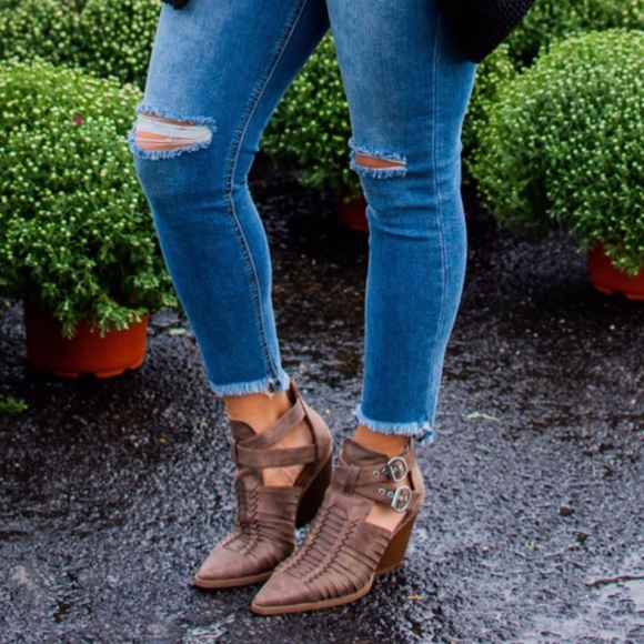 WOVEN BUCKLE BOOTIE (Dark Taupe) - Picture 4 of 10